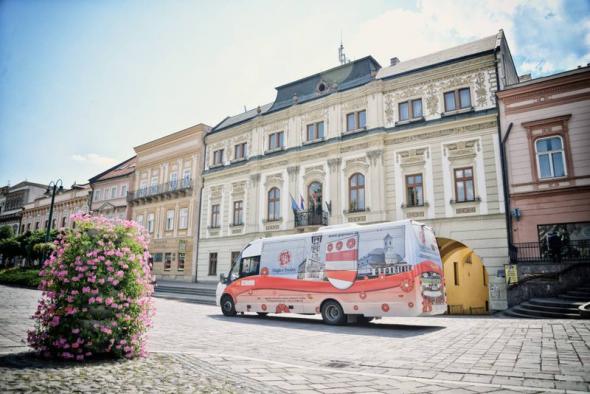 vyhliadkový autobus.jpg vyhliadkový autobus.jpg