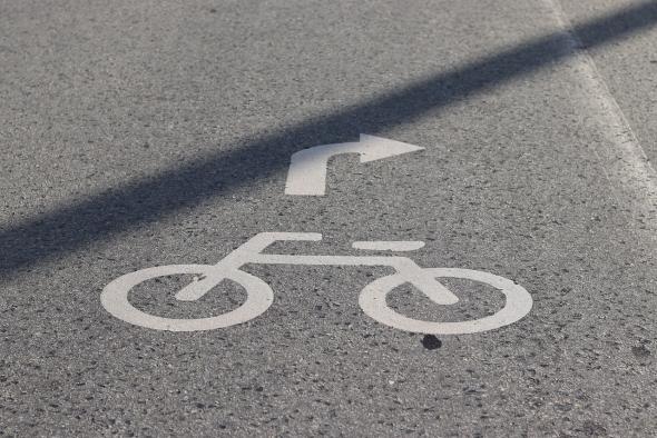 Cyklisti, pozor! Obnovuje sa vodorovné dopravné značenie na cyklistických chodníkoch Cyklisti, pozor! Obnovuje sa vodorovné dopravné značenie na cyklistických chodníkoch