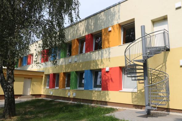 Deti z MŠ Čapajevova sa tešia z krajšej škôlky Deti z MŠ Čapajevova sa tešia z krajšej škôlky